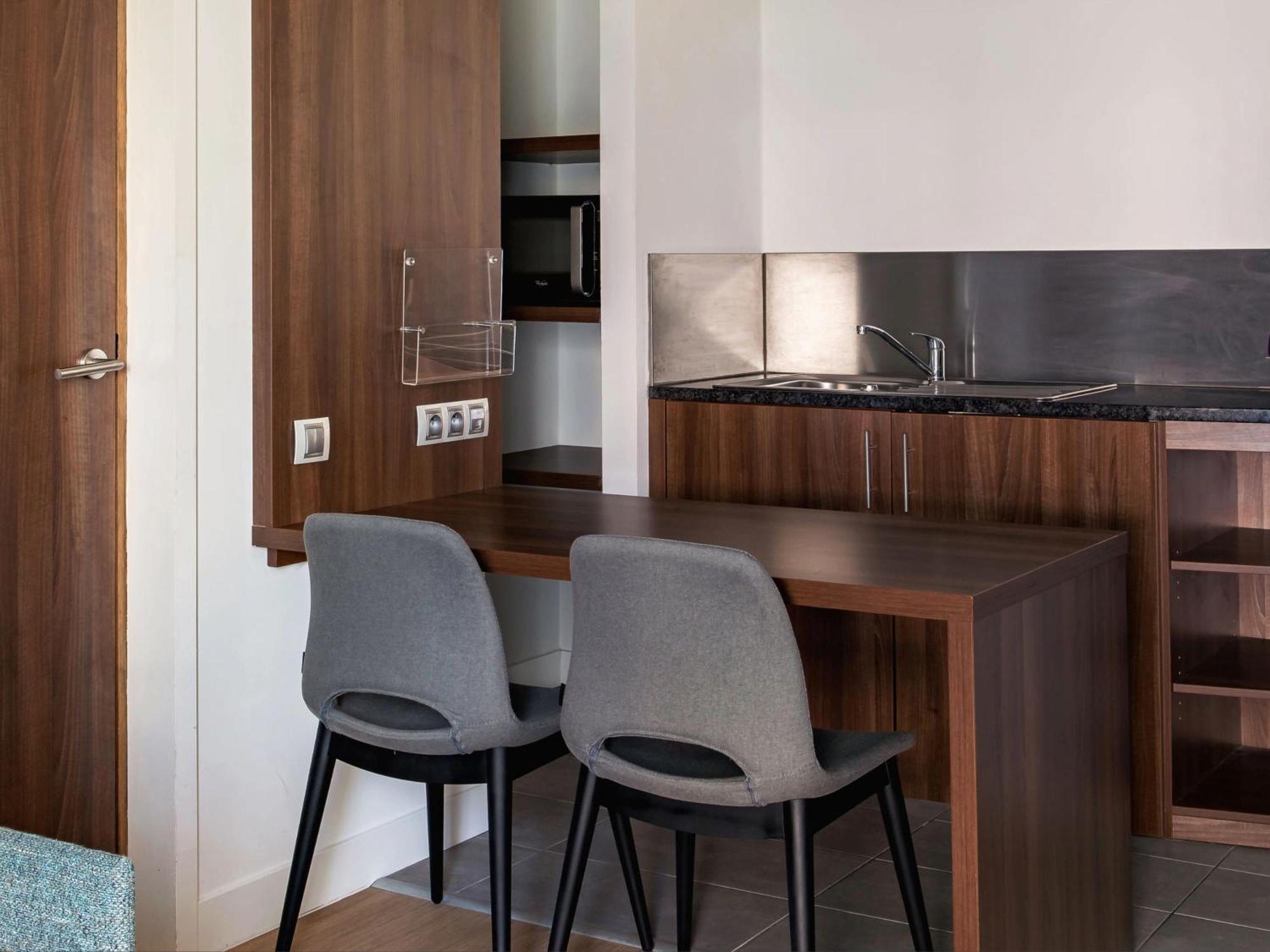 Holiday Inn - Marseille Airport By Ihg Vitrolles  Ngoại thất bức ảnh