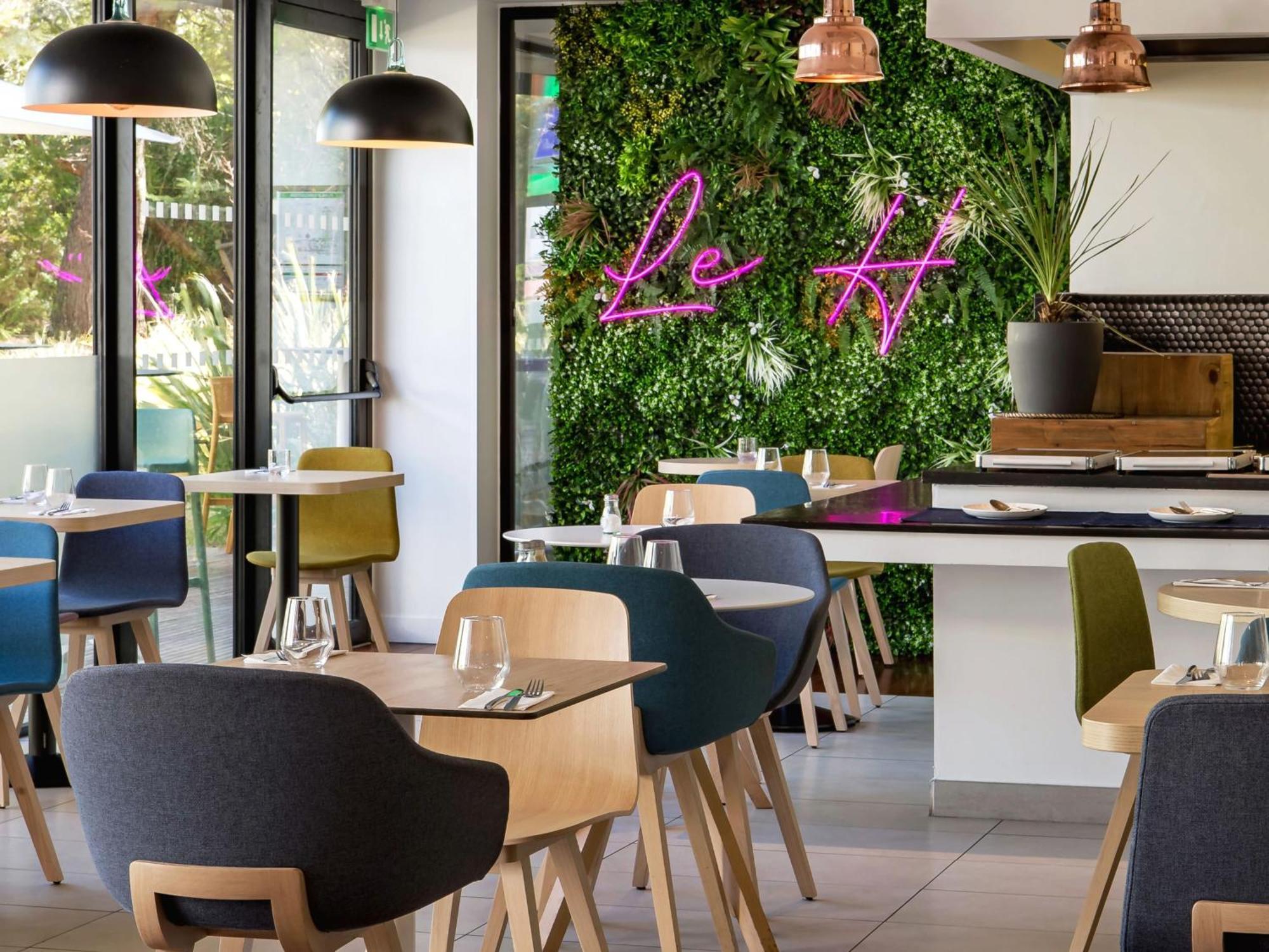 Holiday Inn - Marseille Airport By Ihg Vitrolles  Ngoại thất bức ảnh
